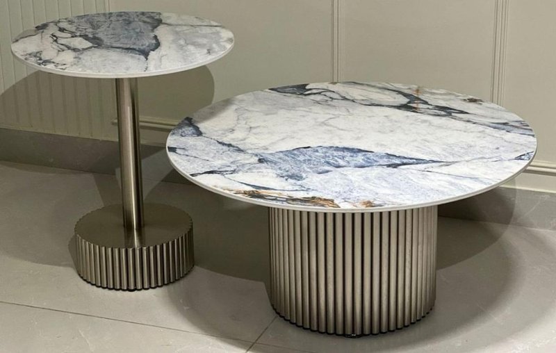 Oval center table with 1 side stool