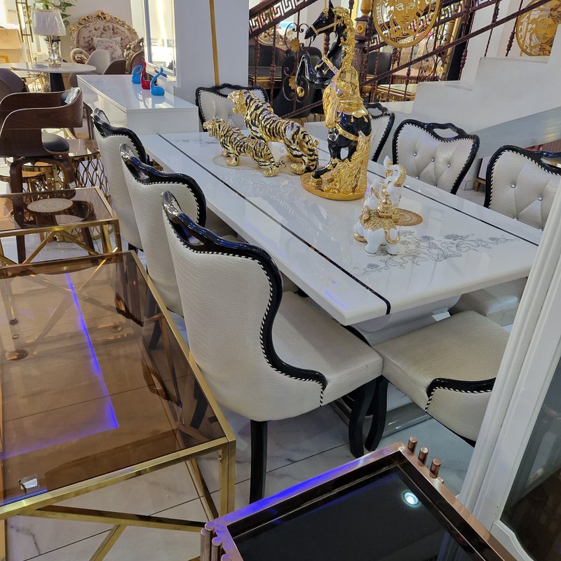 Premium Elegant Family Dining Table for Modern Homes, Offices, and Restaurants