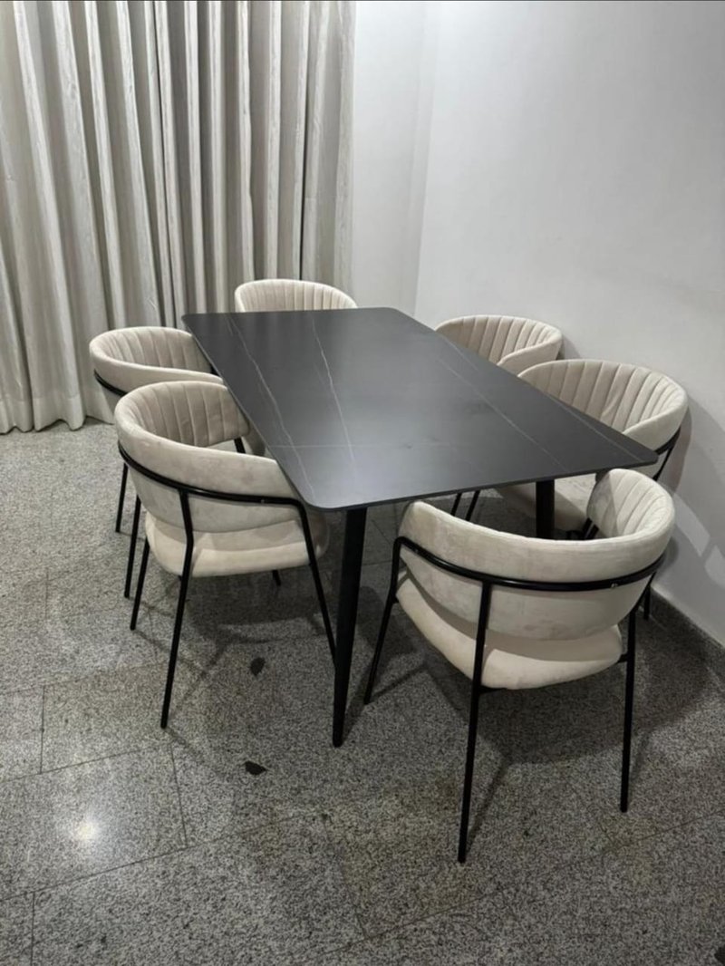 Elegant Space-Saving Dining Table for Comfortable Meals and Well-Styled Interiors
